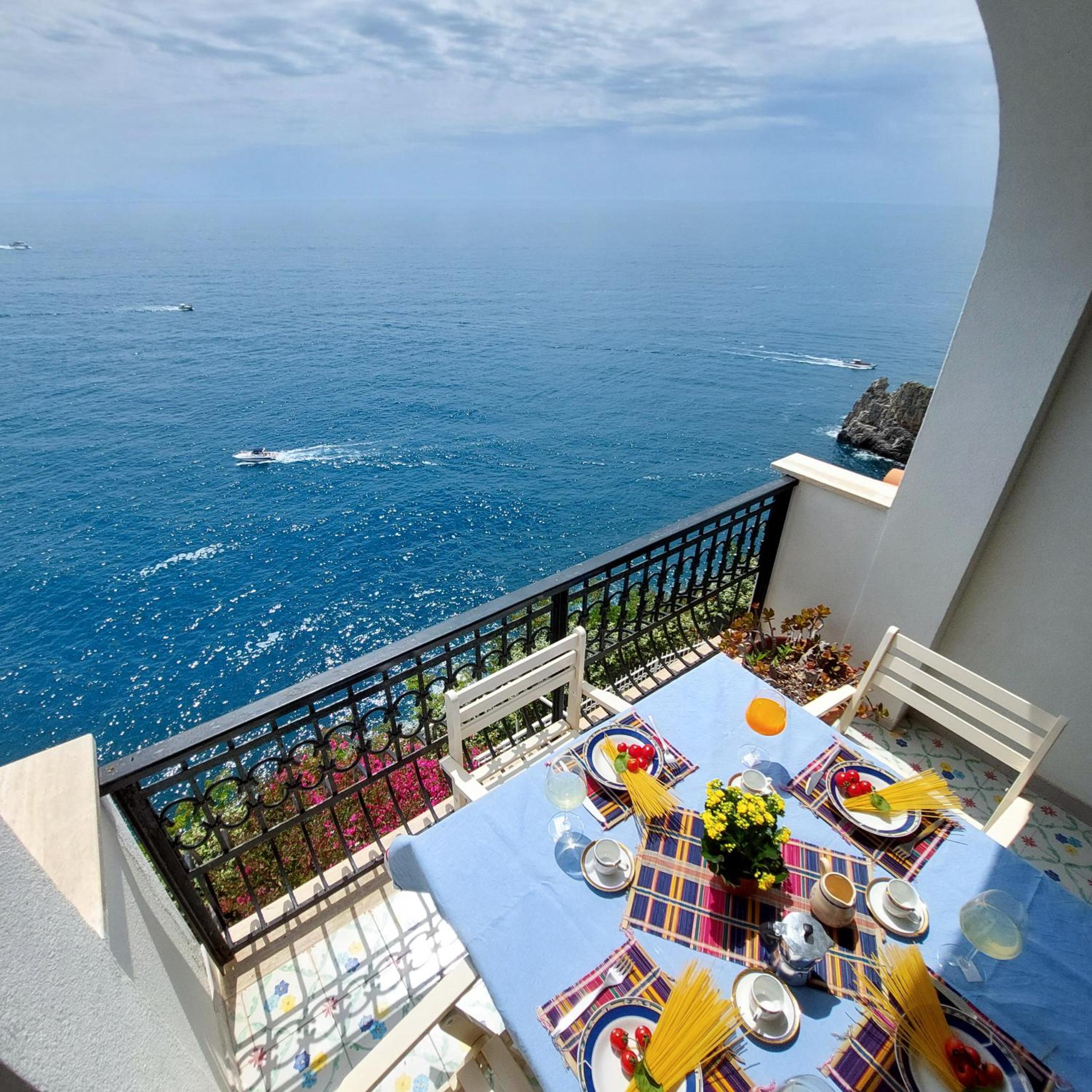 AMORE RENTALS - Casa Gianna photo 5