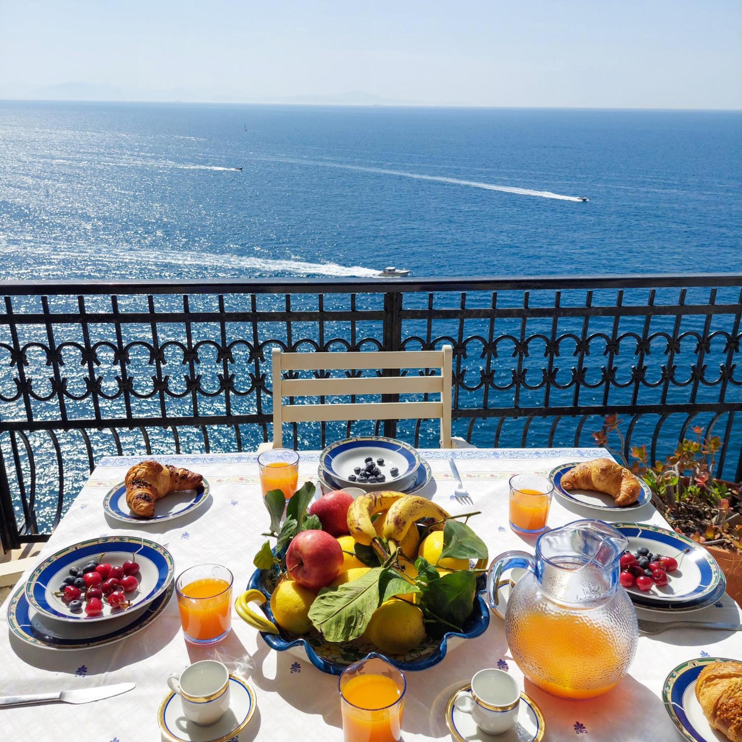 AMORE RENTALS - Casa Gianna photo 3