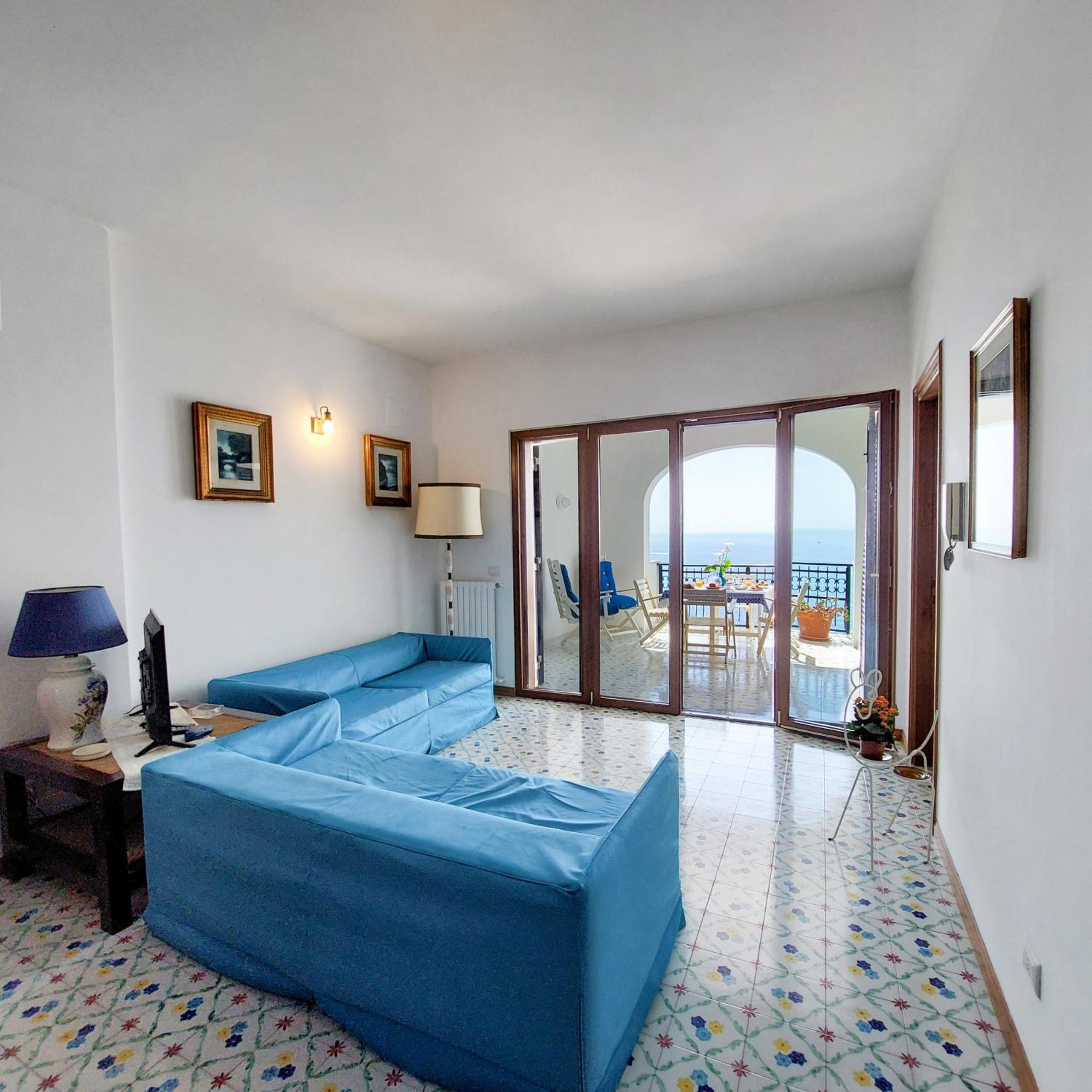 AMORE RENTALS - Casa Gianna photo 4