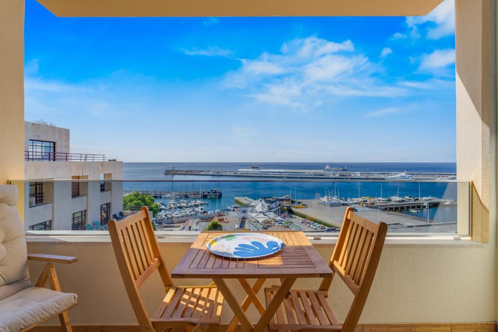Vista Pontinha Ac & Harbor View