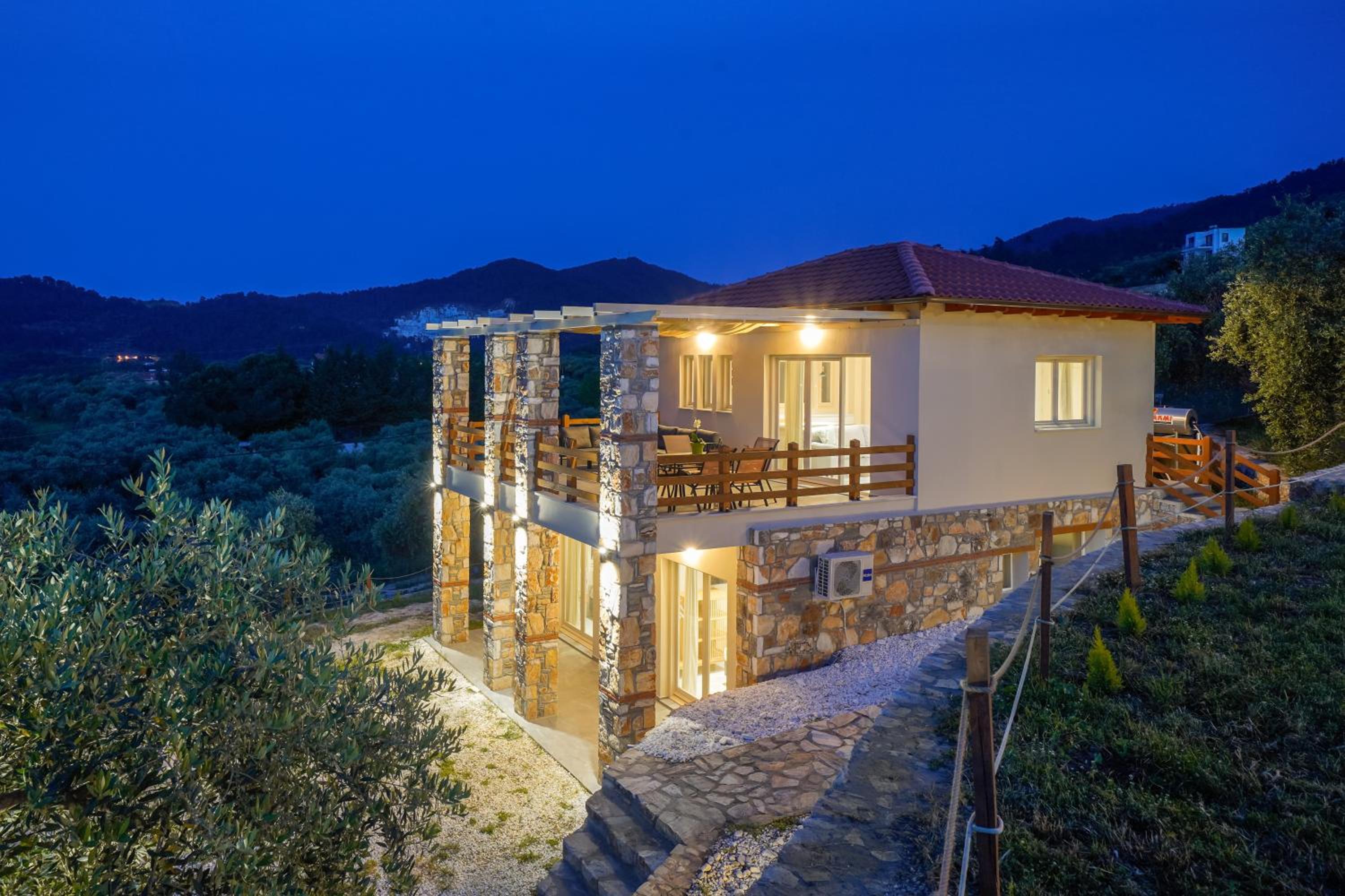 Helicon Luxury Villas
