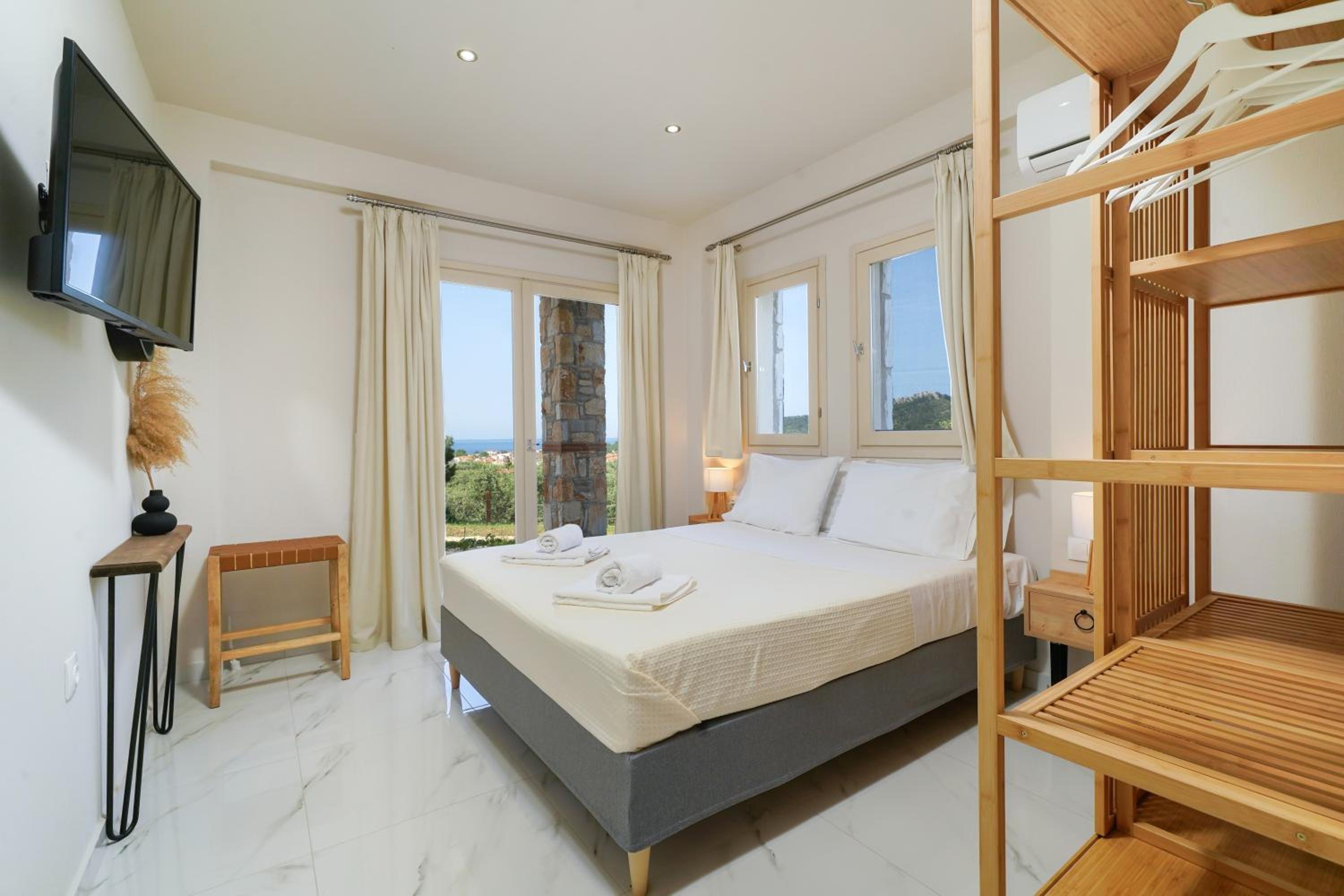 Helicon Luxury Villas