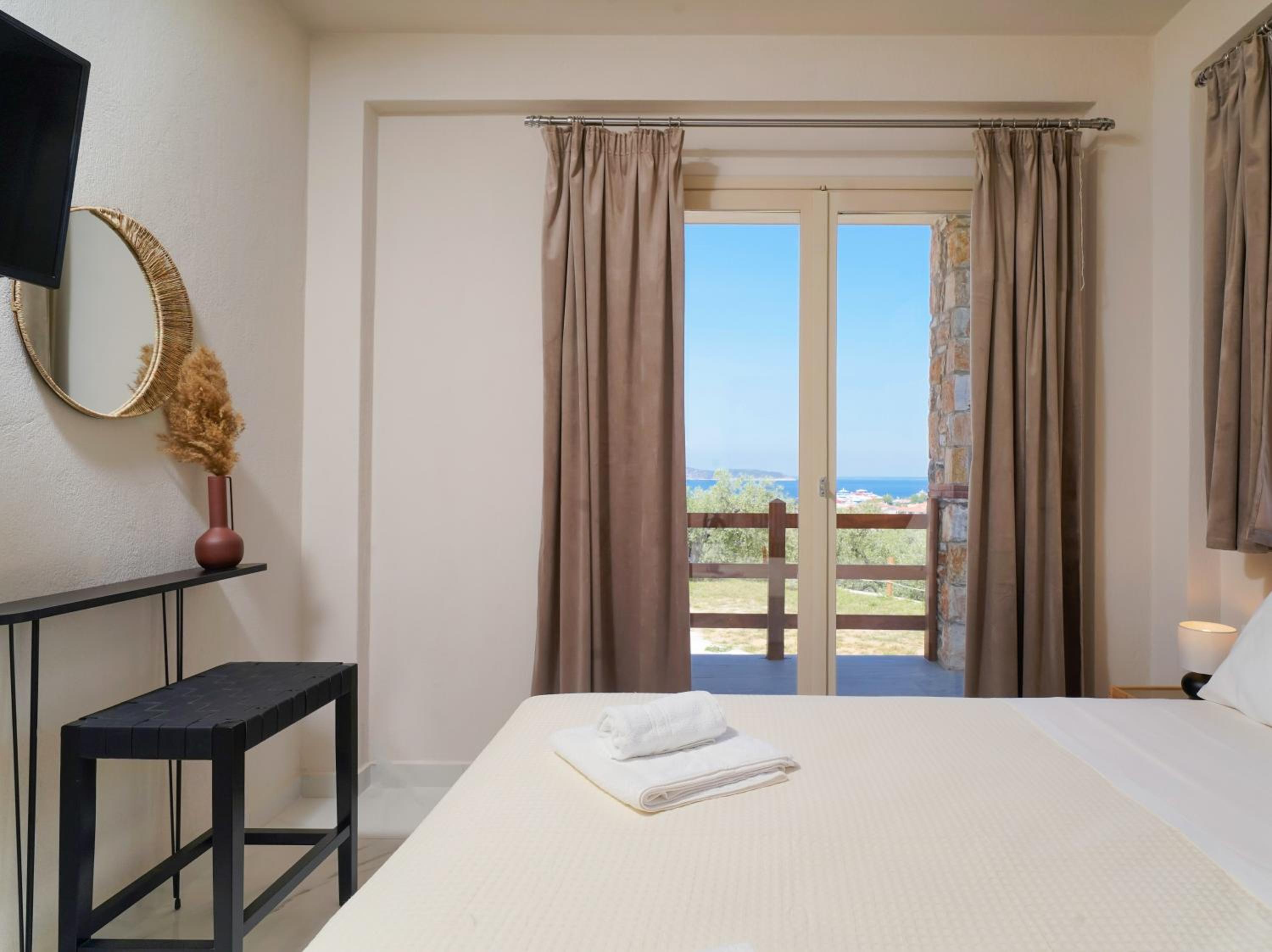 Helicon Luxury Villas