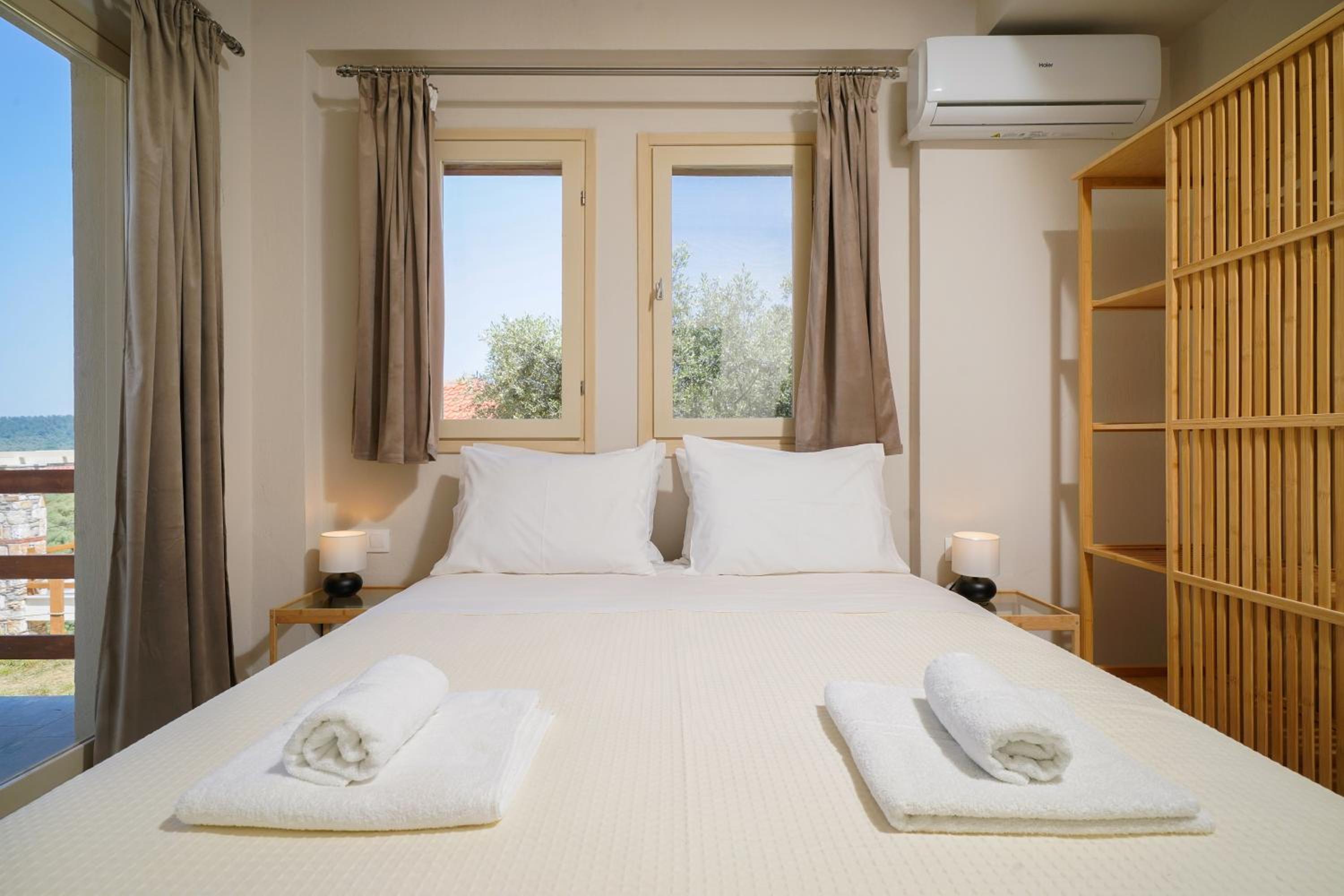 Helicon Luxury Villas