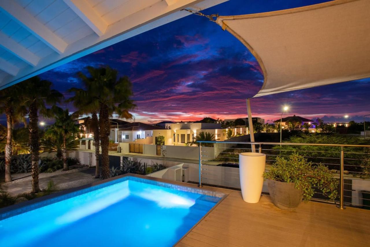 Luxe villa met twee zwembaden