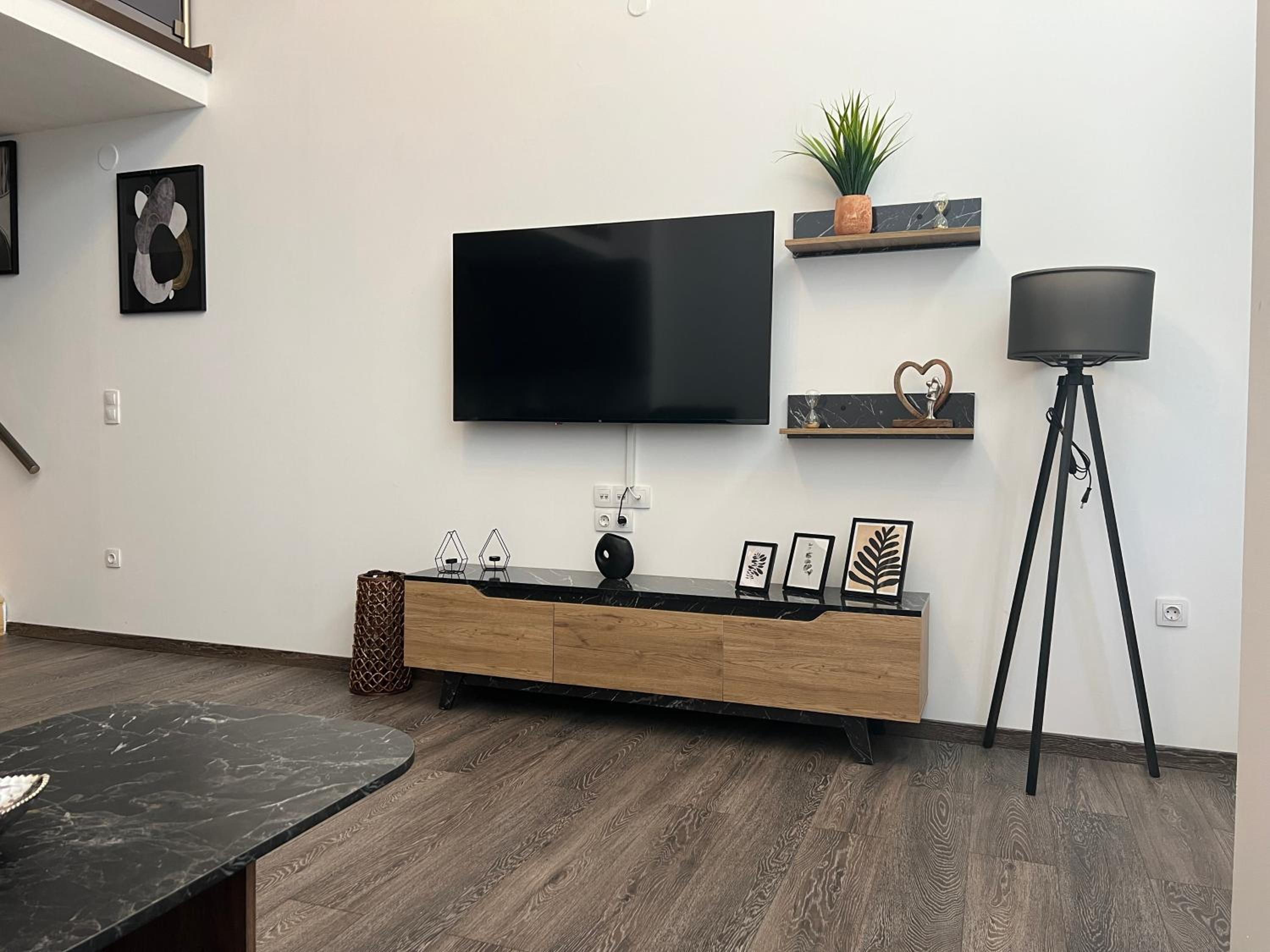 Elegant Loft 2 view 4