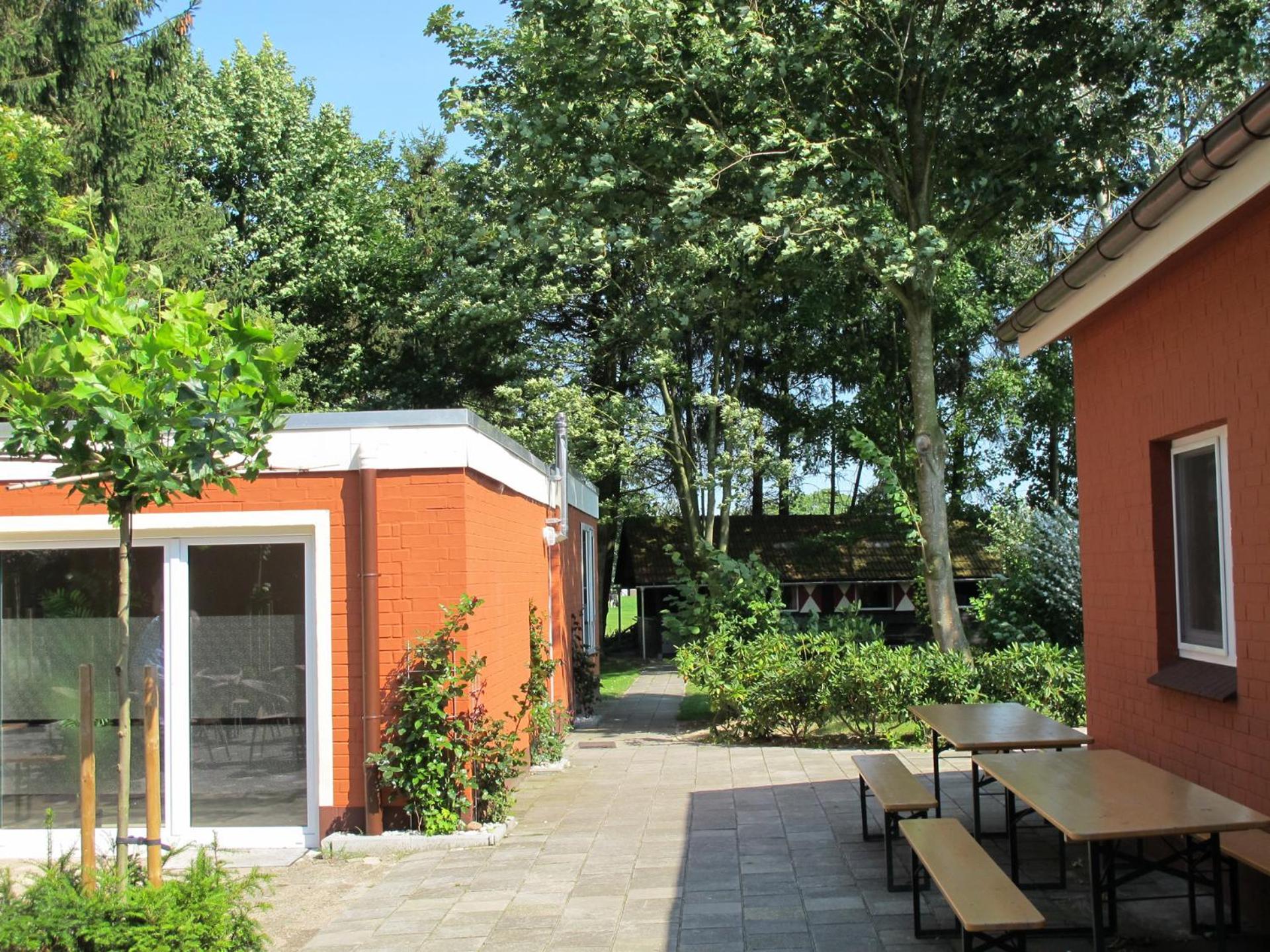 Tolles Ferienhaus für 18 Personen in Ostfriesland mit Kino, Bar, Sauna und Whirlpool