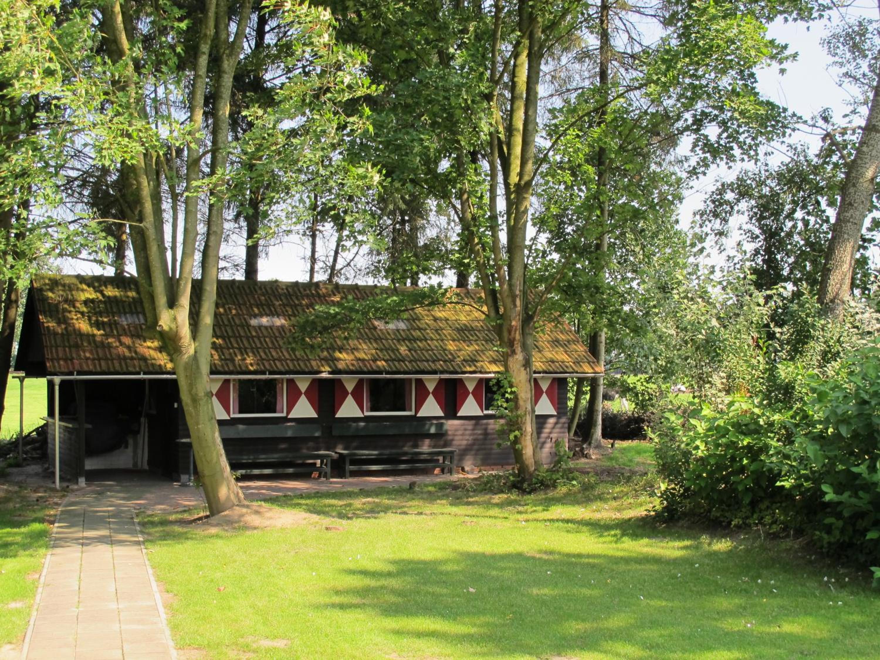 Tolles Ferienhaus für 18 Personen in Ostfriesland mit Kino, Bar, Sauna und Whirlpool
