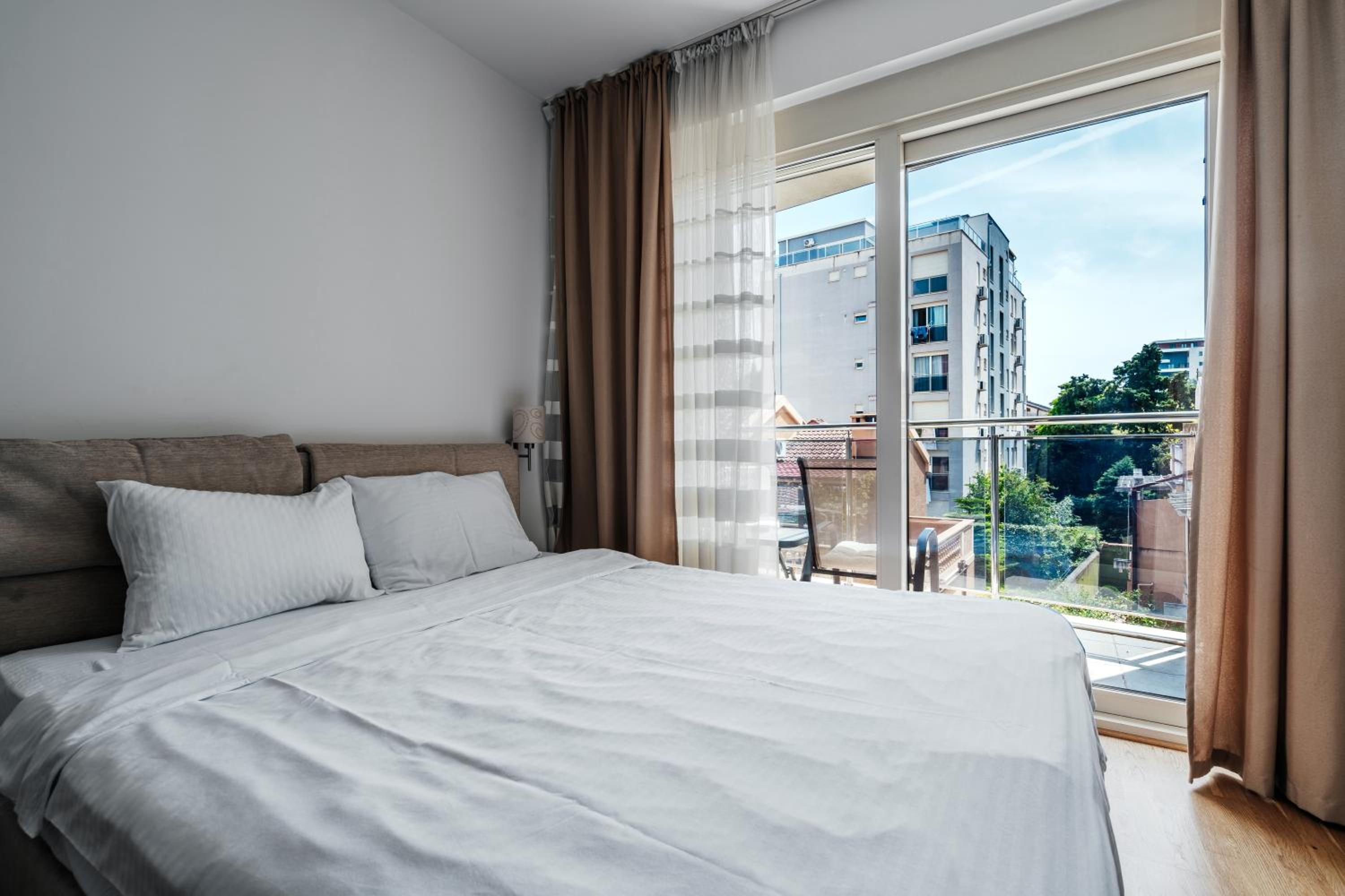 Central studio by In Property view 5