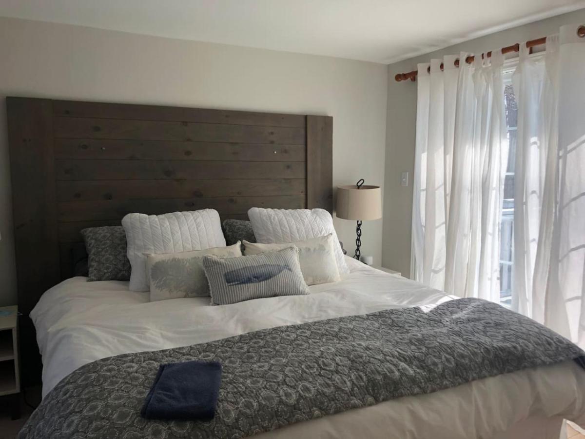 Waupoos Beach Commons Beach House