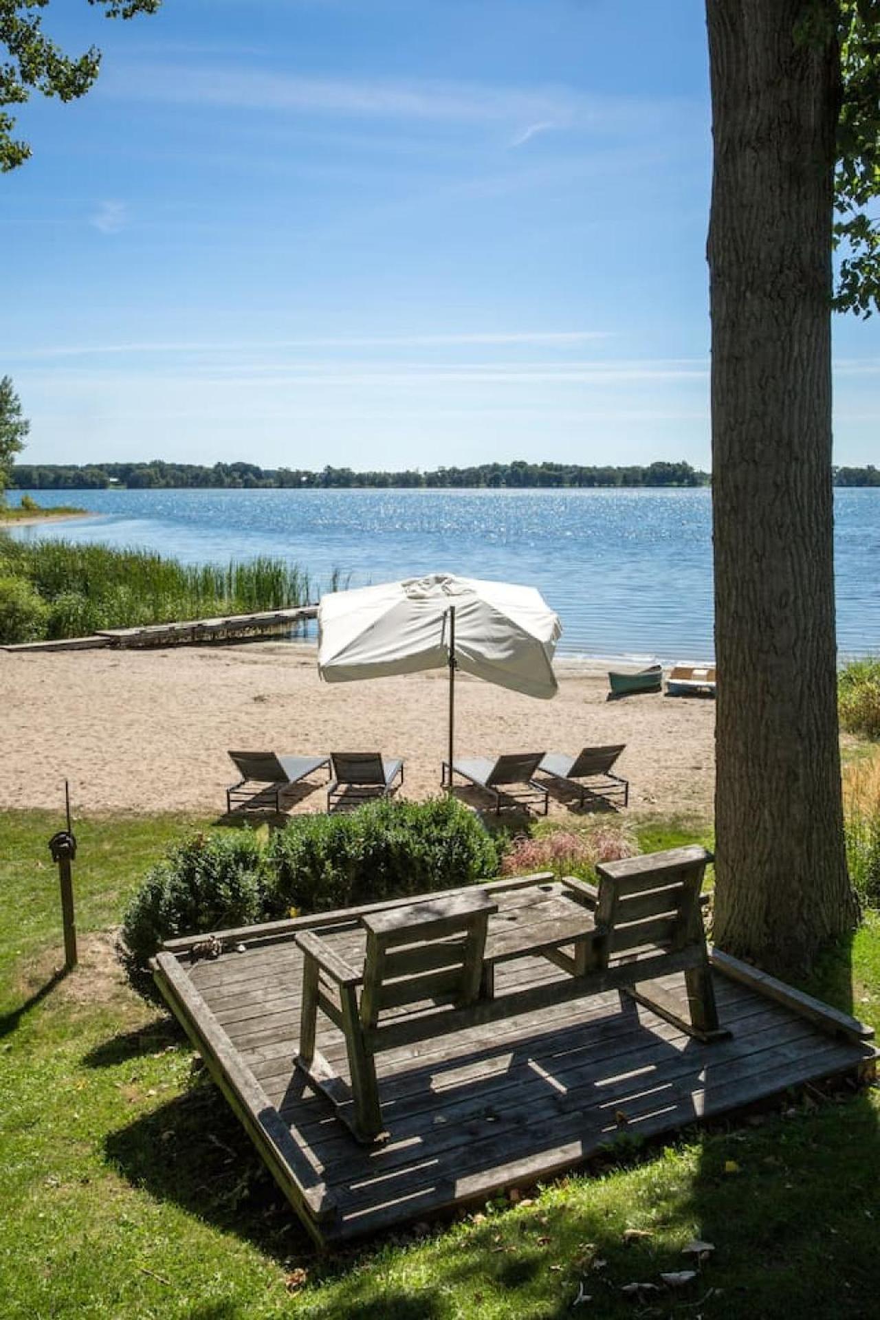 Waupoos Beach Commons House and Chalet