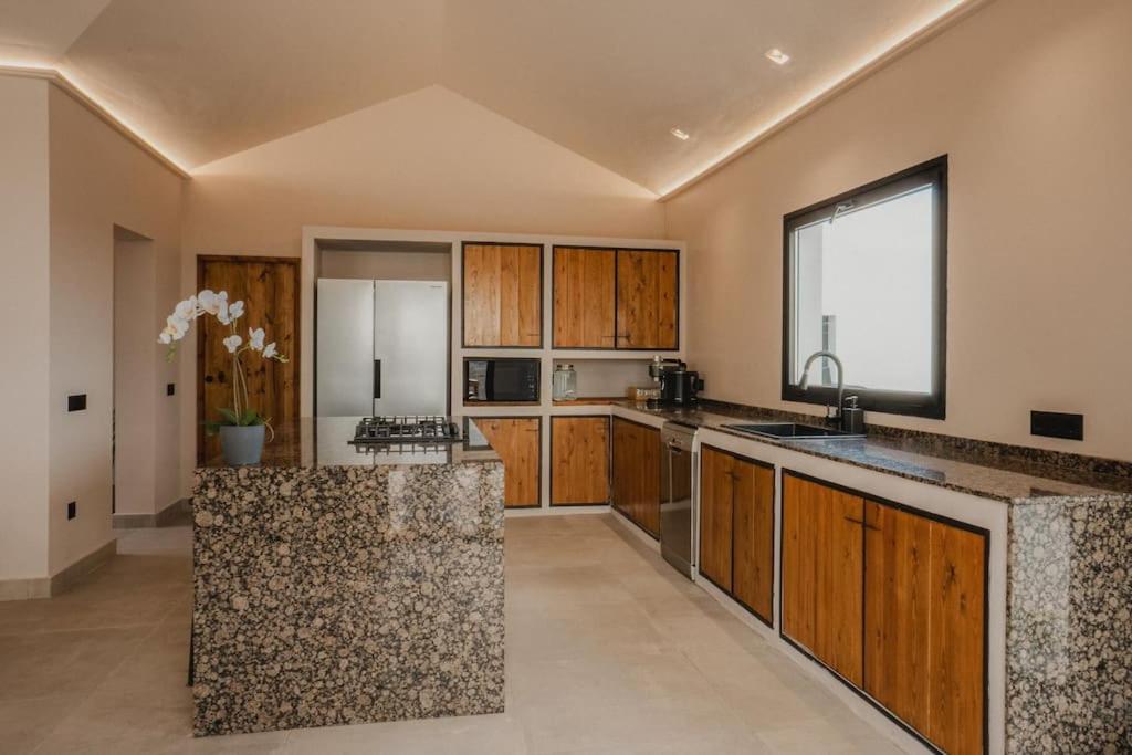 Villa Seaweeds