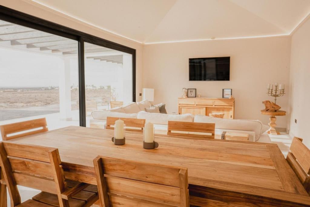 Villa Seaweeds