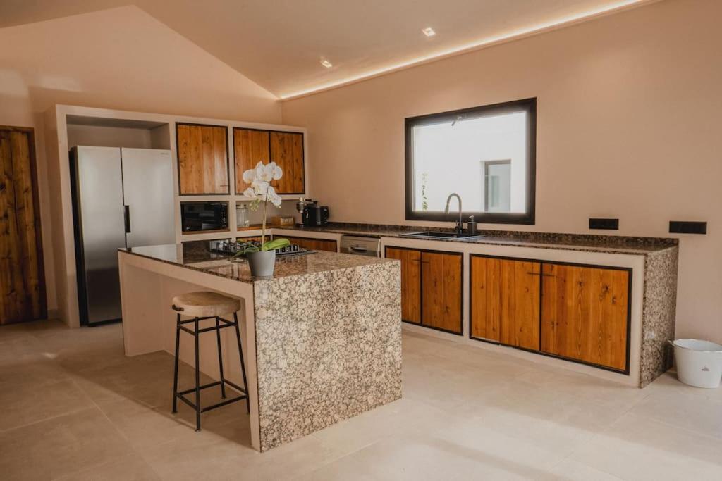 Villa Seaweeds