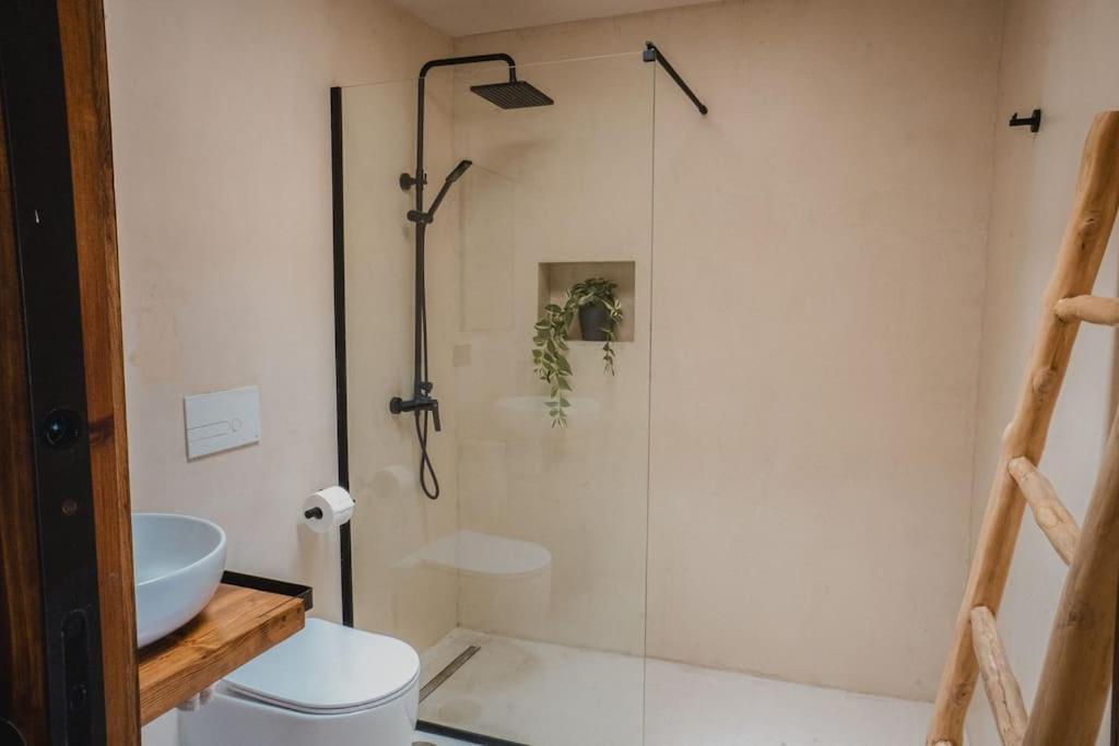 Villa Seaweeds