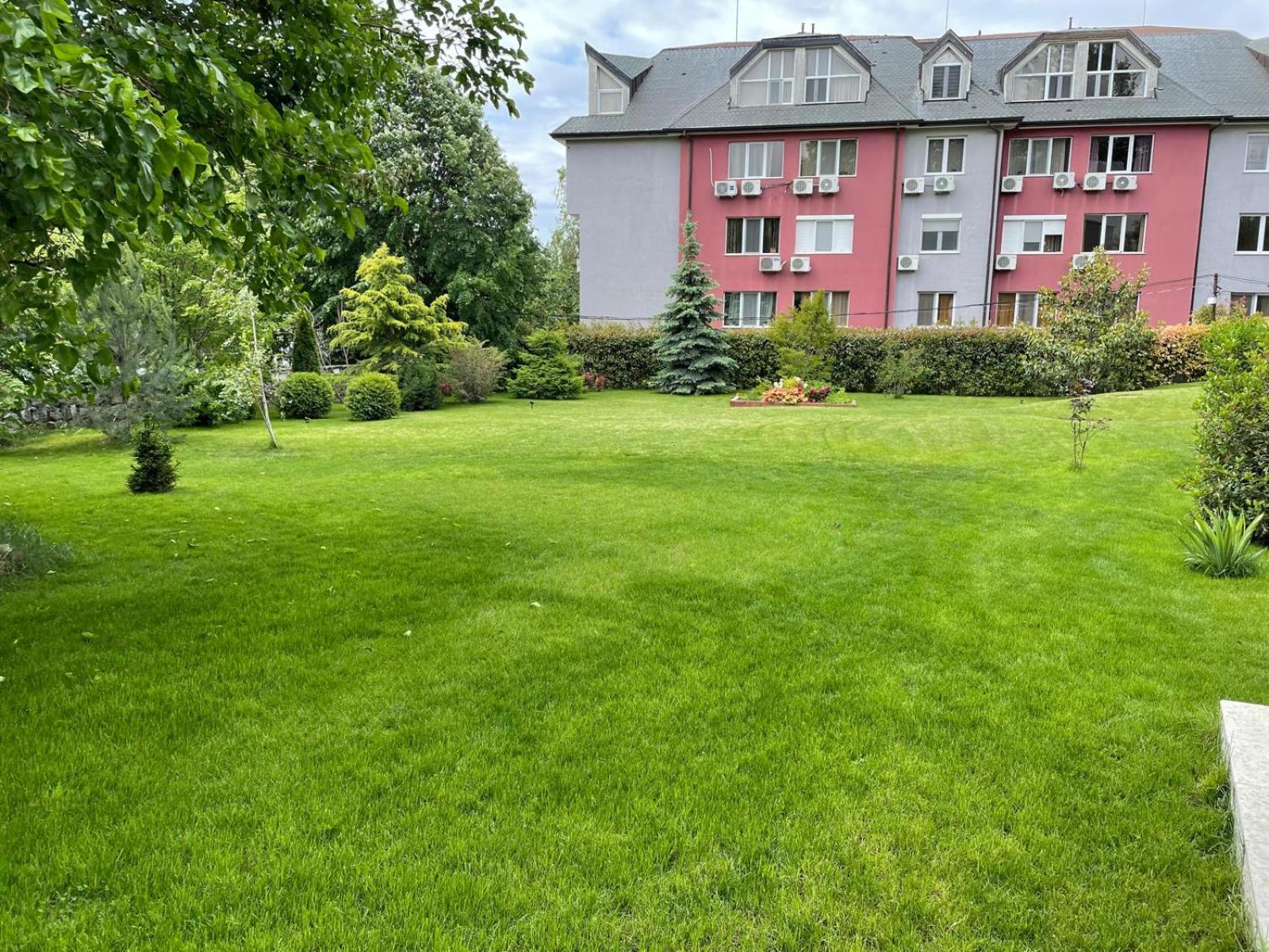 A charming and peaceful summer villa 400m from the sea