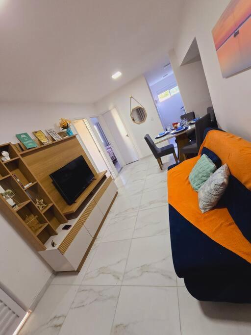 Lindo apartamento em condominio dois ar cond