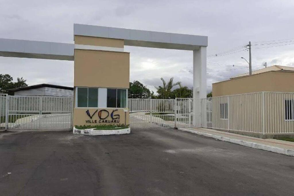 Lindo apartamento em condominio dois ar cond