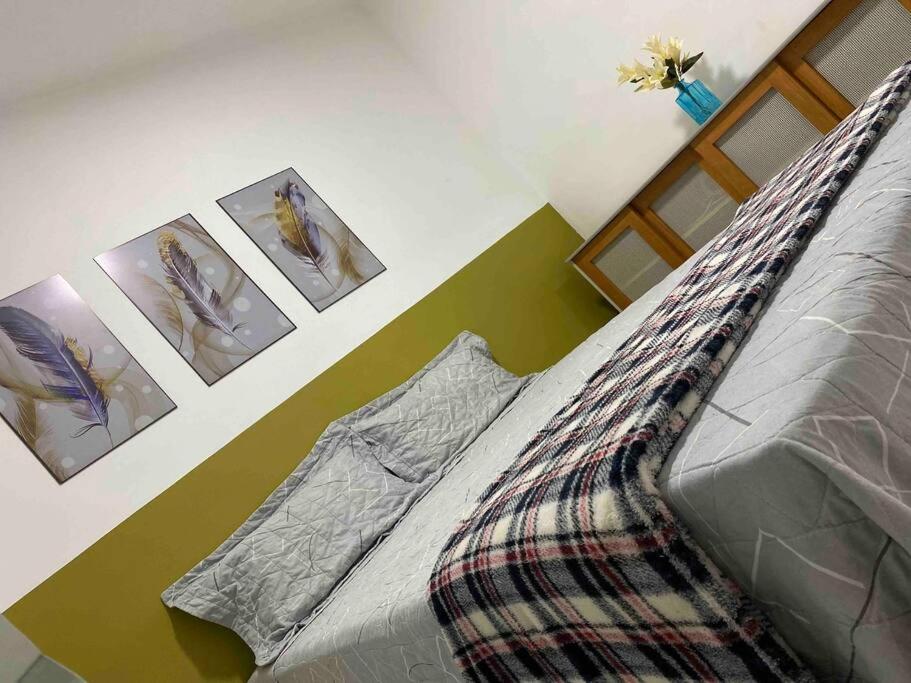 Lindo apartamento em condominio dois ar cond