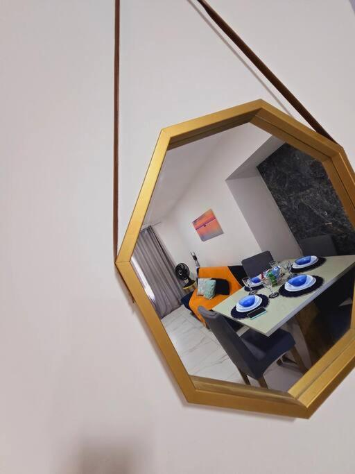 Lindo apartamento em condominio dois ar cond