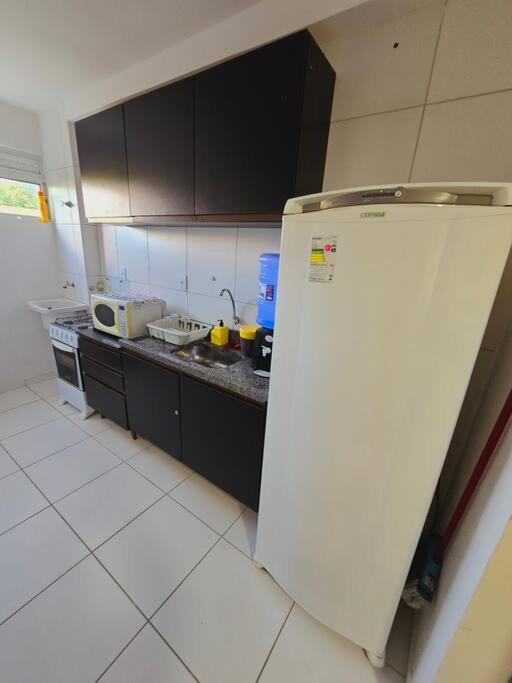 Lindo apartamento em condominio dois ar cond