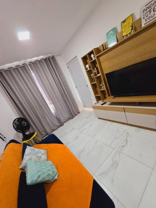 Lindo apartamento em condominio dois ar cond