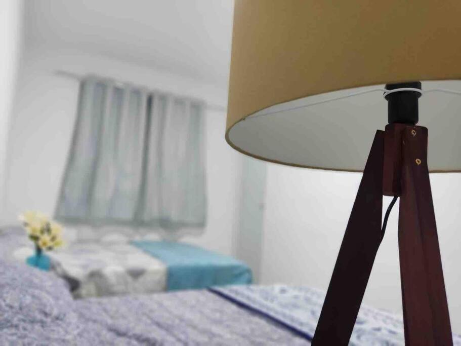 Lindo apartamento em condominio dois ar cond