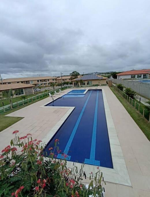 Lindo apartamento em condominio dois ar cond