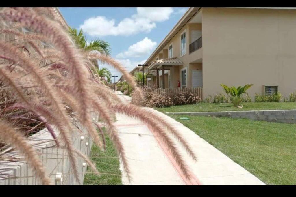 Lindo apartamento em condominio dois ar cond