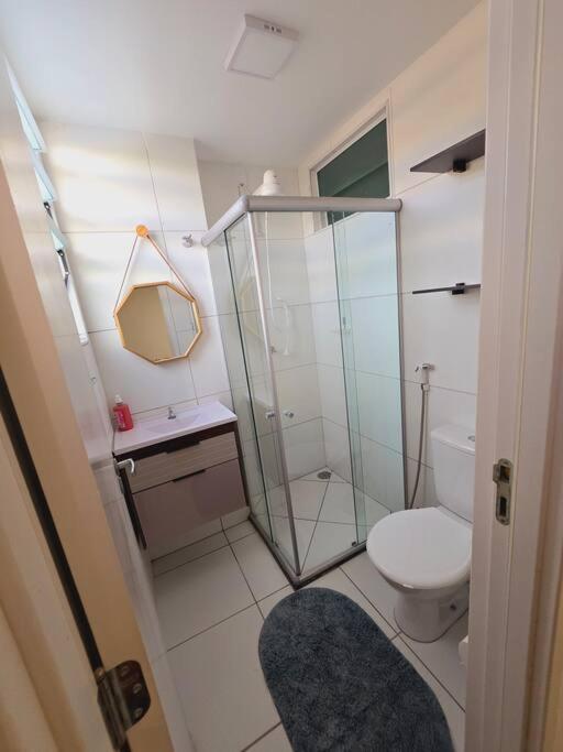 Lindo apartamento em condominio dois ar cond