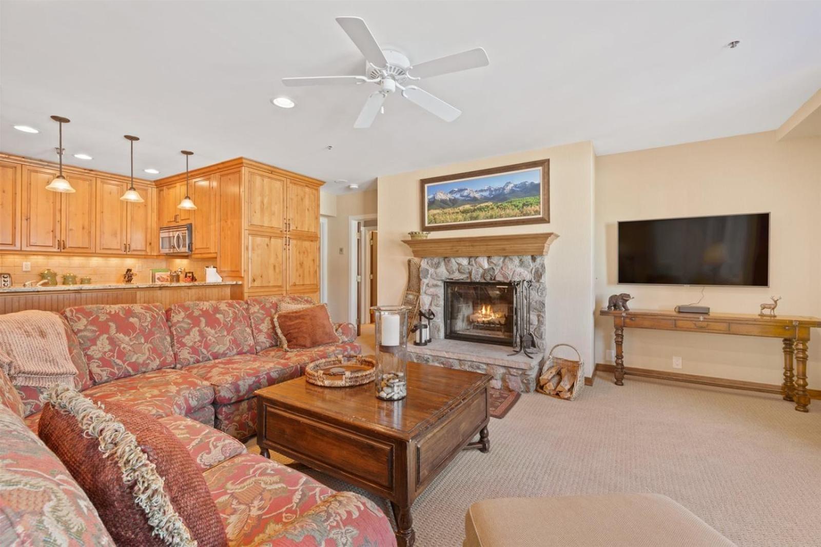 Beaver Creek Village Luxury 2 Bedroom Condo view 3