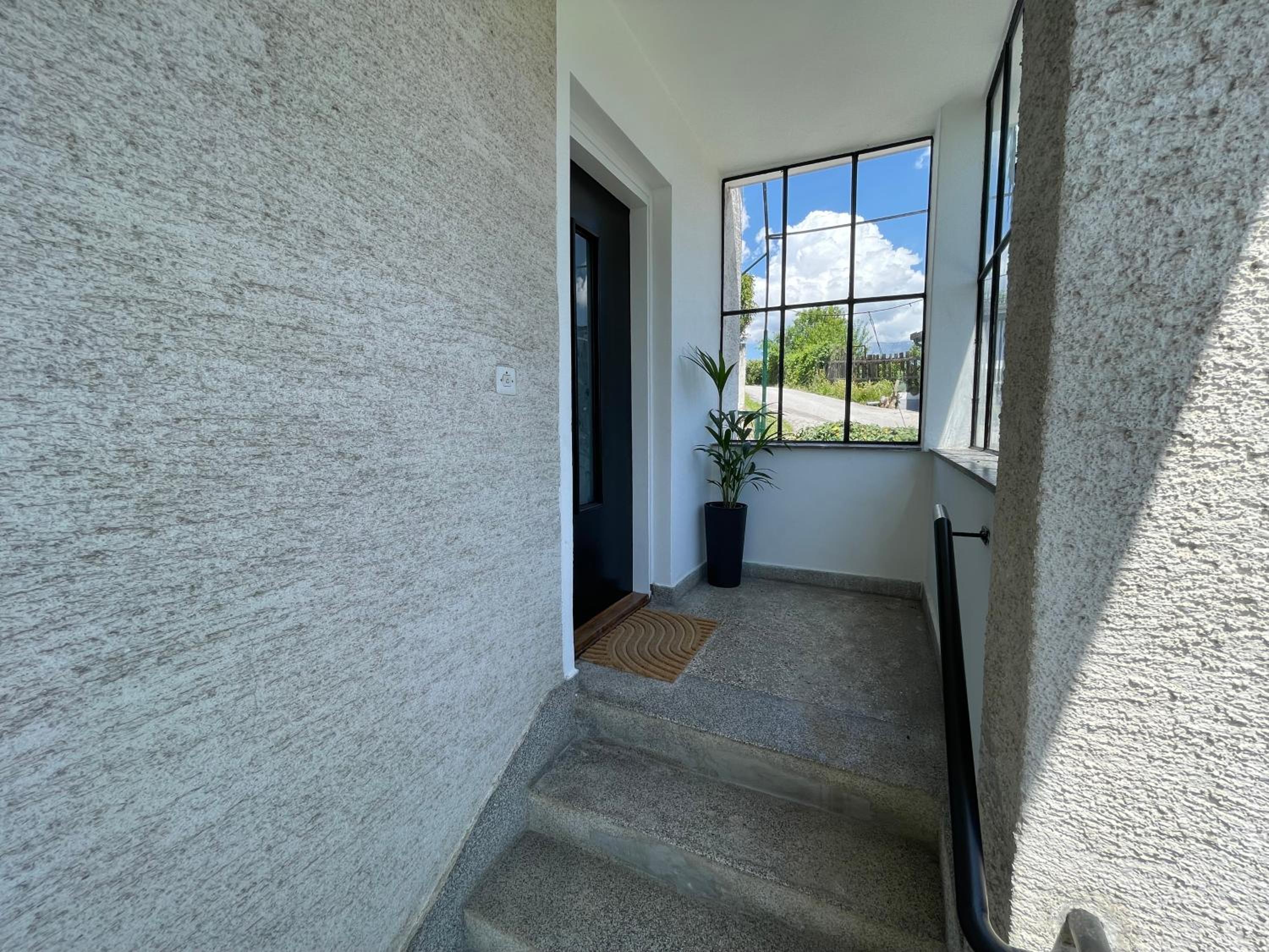 All Seasons Home Zagreb with free parking, garden and WiFi