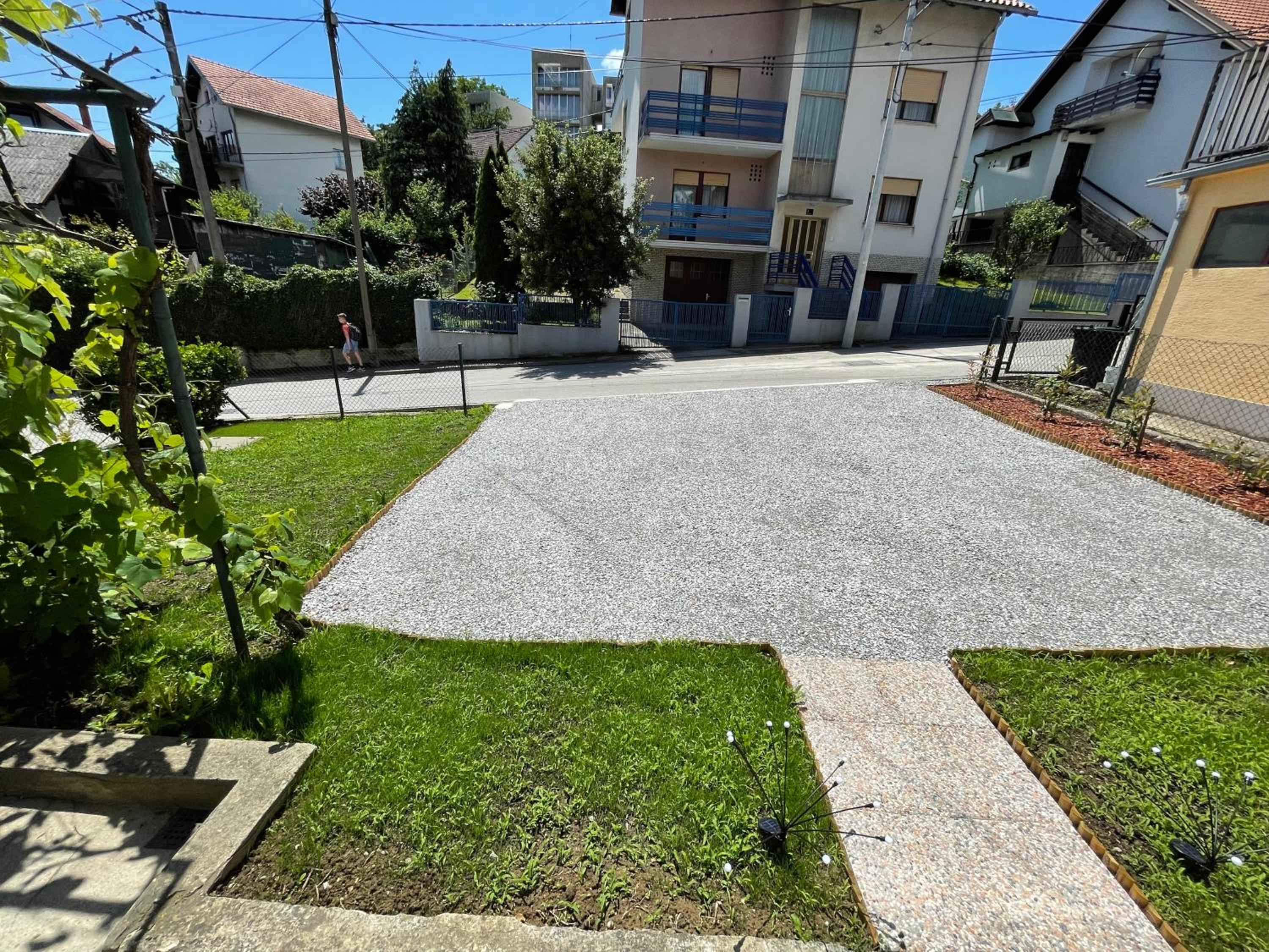 All Seasons Home Zagreb with free parking, garden and WiFi