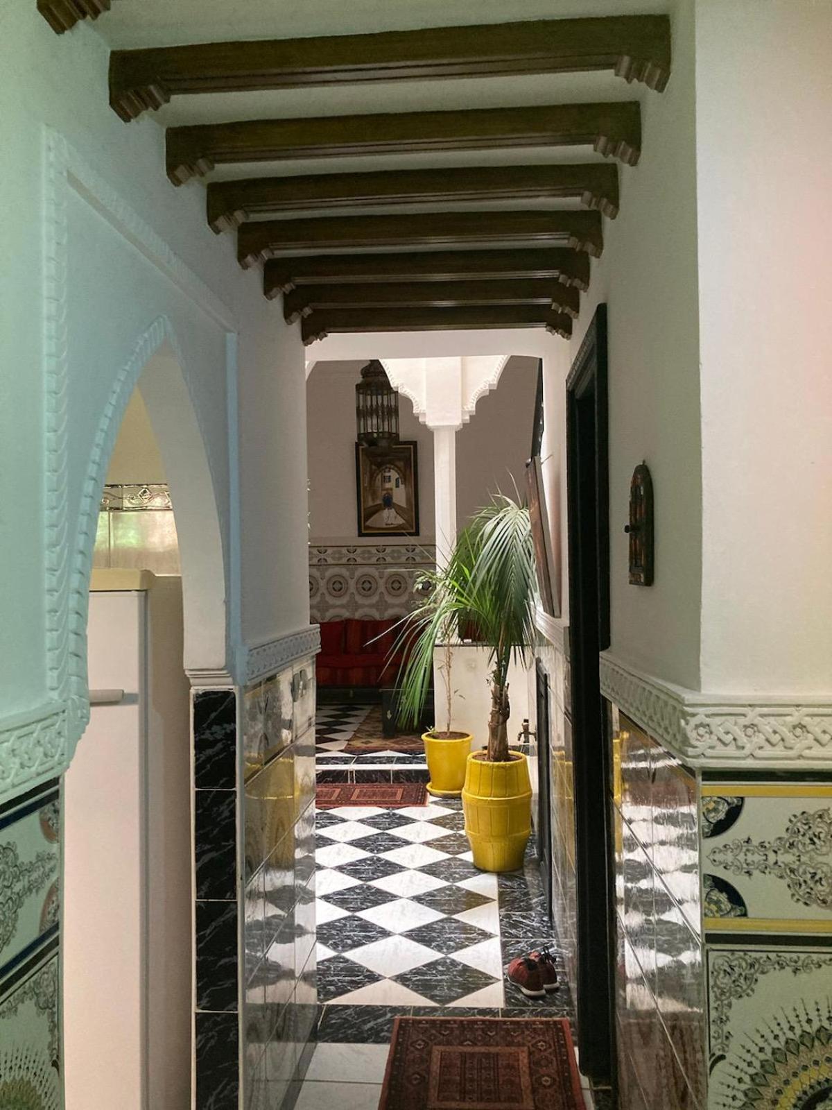 Riad Lalla Aicha -Piscine, 3 suites climatisées & terrasse view 5