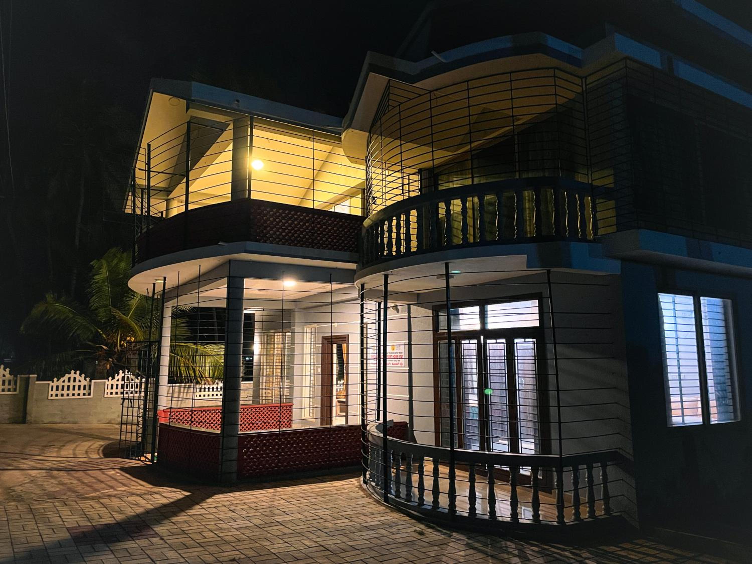 Gintara Beach Homestay by evaddo view 2