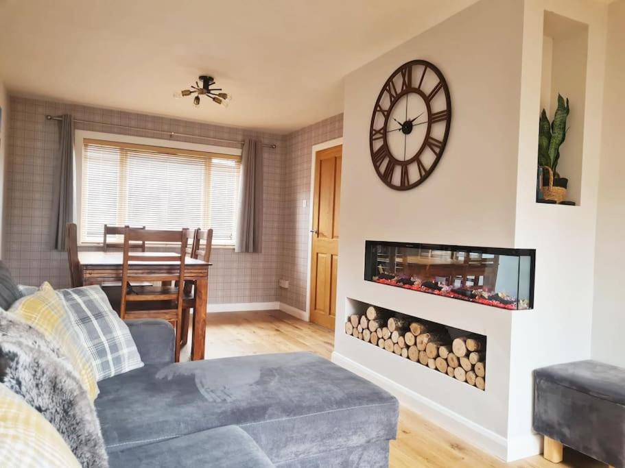 York Street Retreat, modern cosy 2 bed with garden view 5