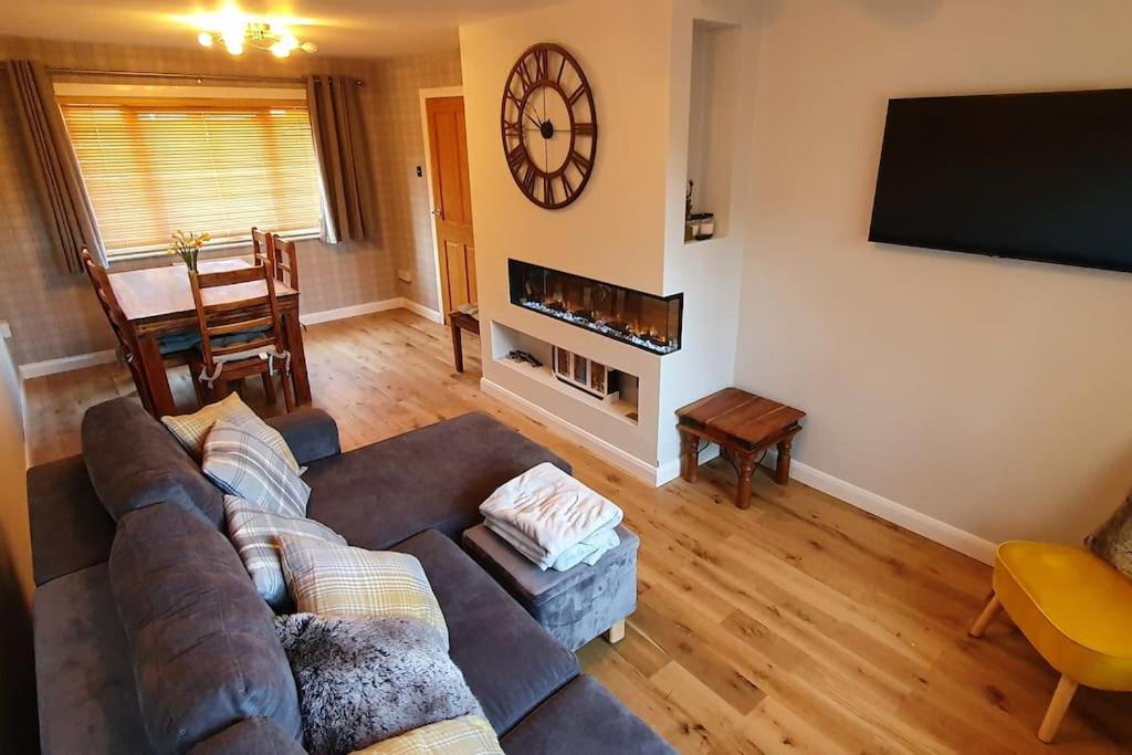 York Street Retreat, modern cosy 2 bed with garden view 2