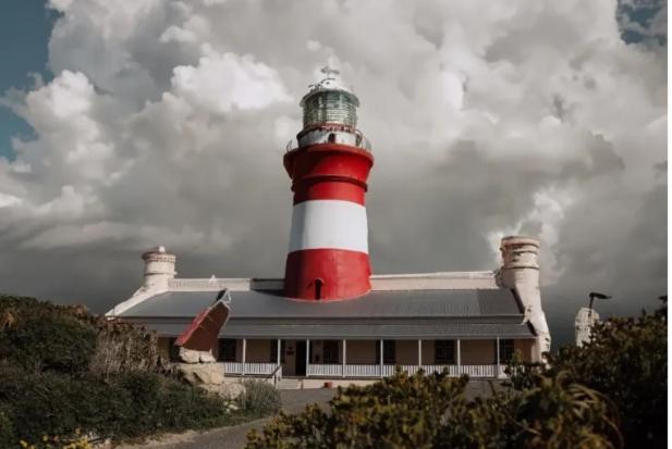 Travellers Treat - 6 Sleeper House just minutes from the beach! view 4
