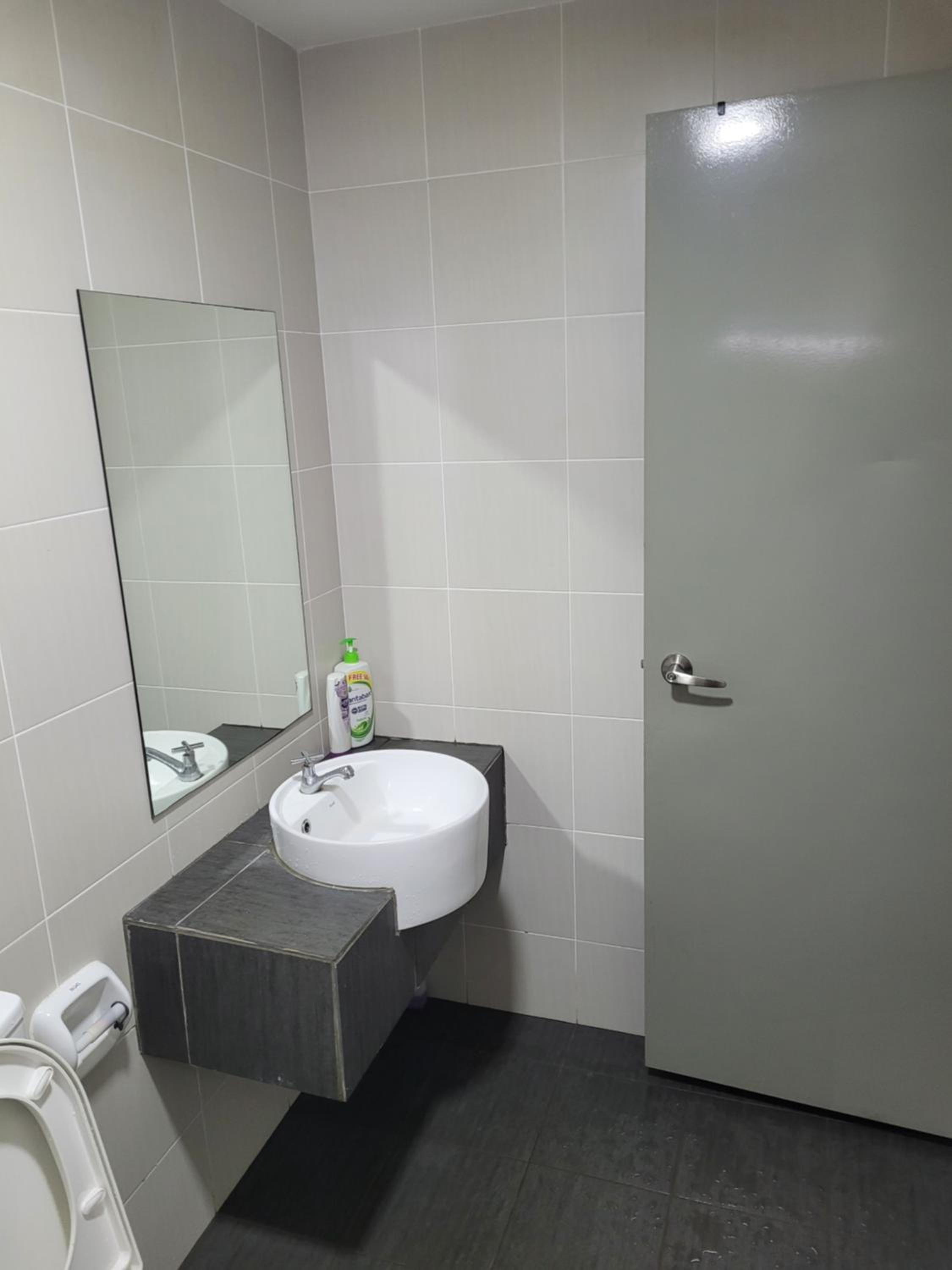 MHB 28 EVO SUITE BANDAR BARU BANGI NETFLIX n YOUTUBE No Deposit!! photo 8