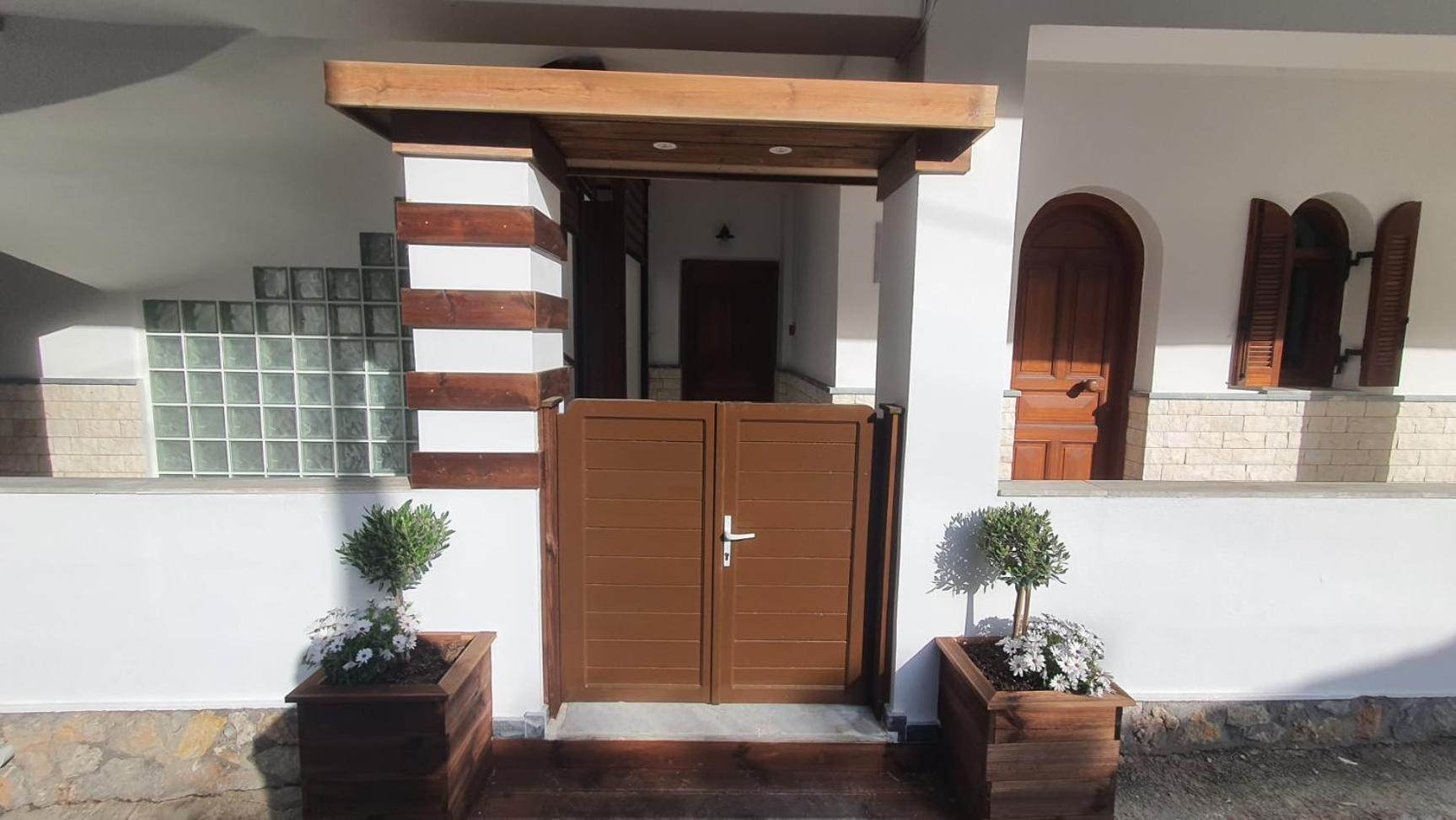 Hotel Australia Apartments - Image 1