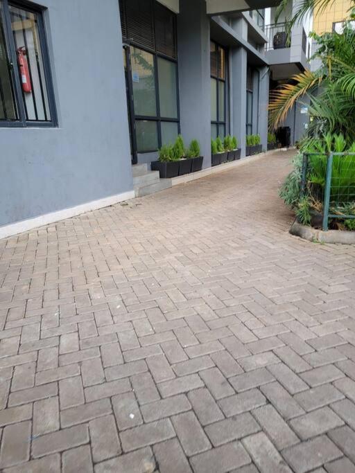 Cozy 2br near Yaya & Prestige malls view 3