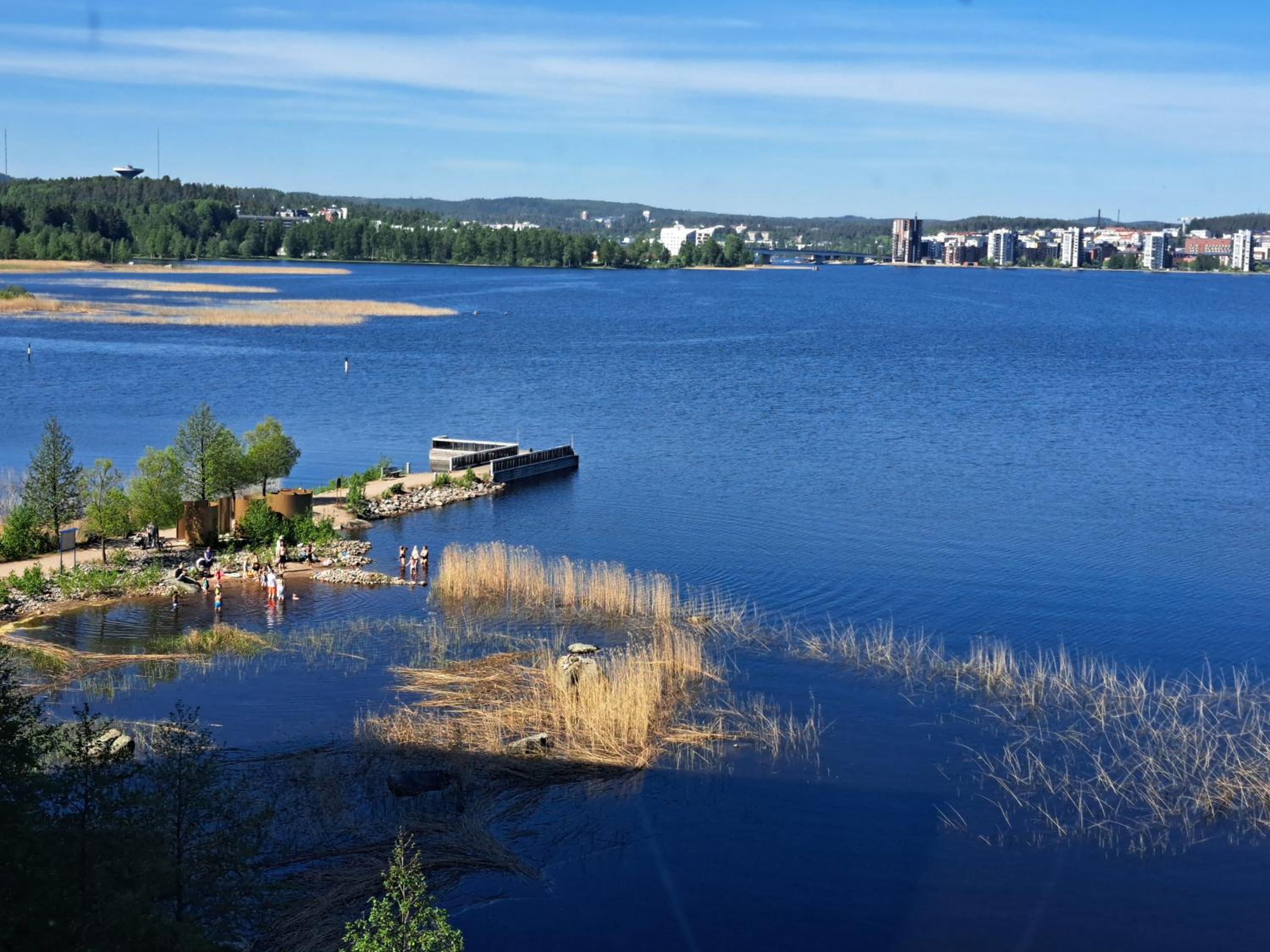 Luksuskolmio järvinäköalalla