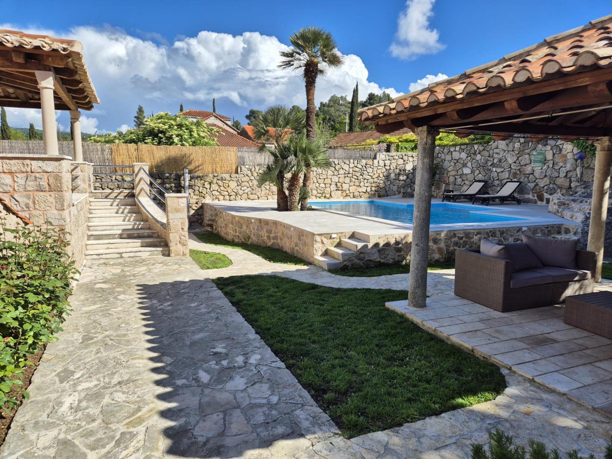 Villa Guardian view 5
