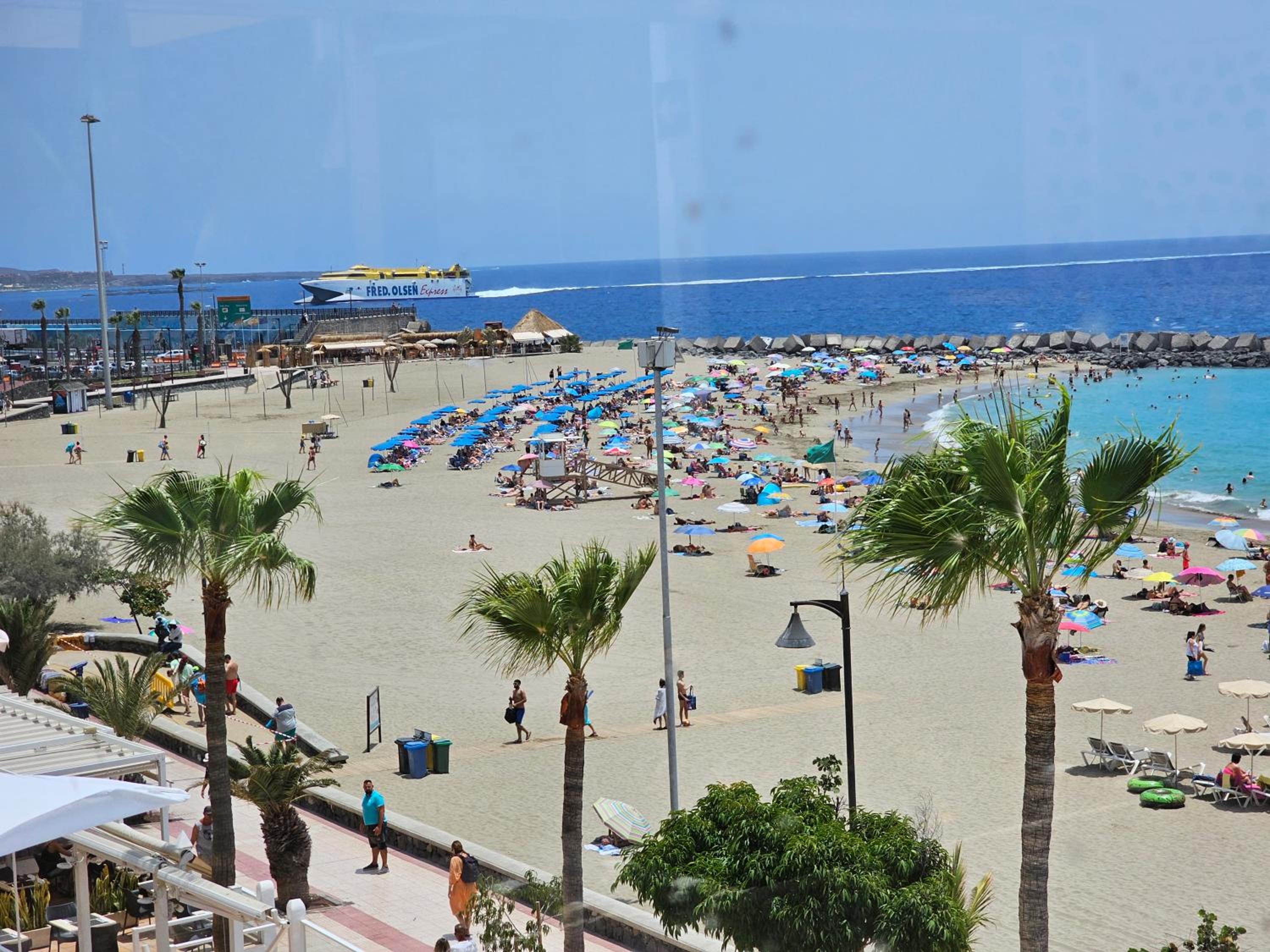 Exclusive Penthouse Playa Las Vistas 5 close to sea and beach, aircondition for a fee, wifi, terrace, heated pool view 4