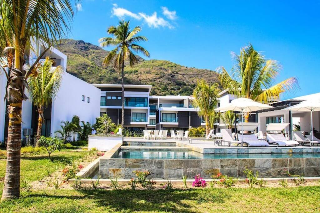 Latitude Luxury Seafront Suite