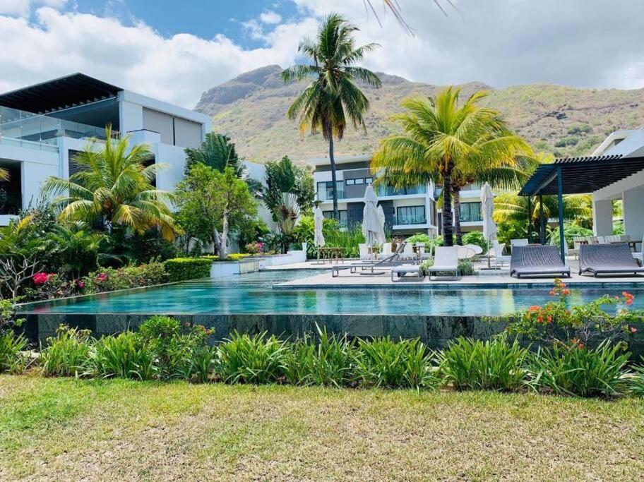 Latitude Luxury Seafront Suite