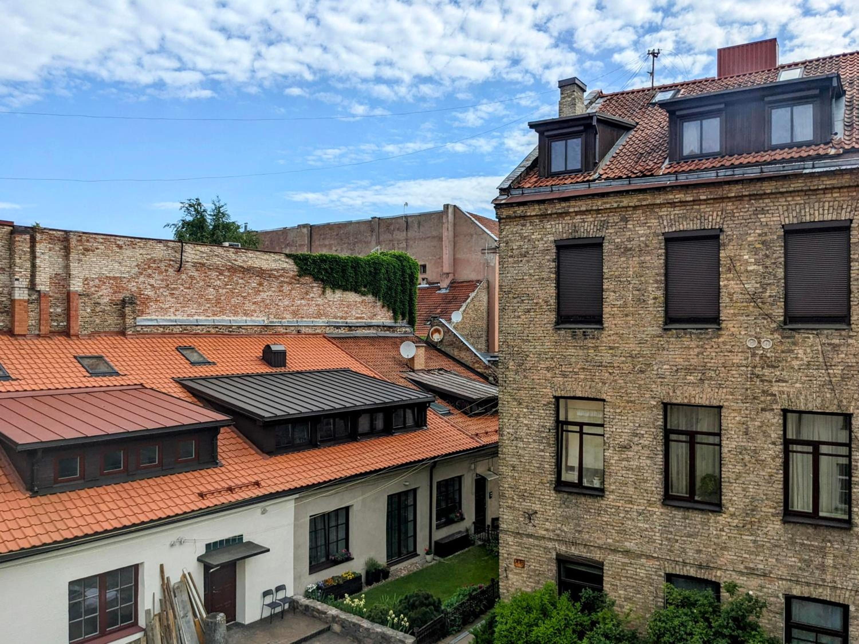 Spacious Old Town Apartment Free Parking