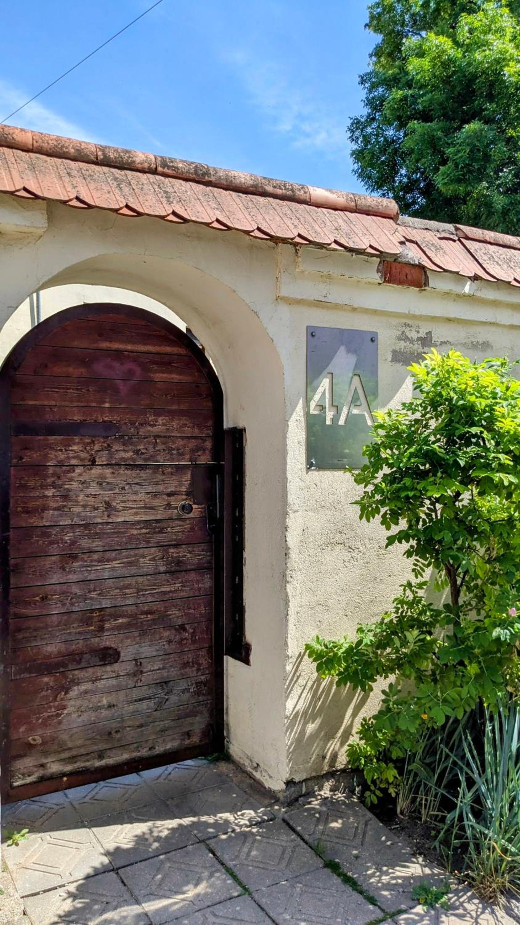 Spacious Old Town Apartment Free Parking