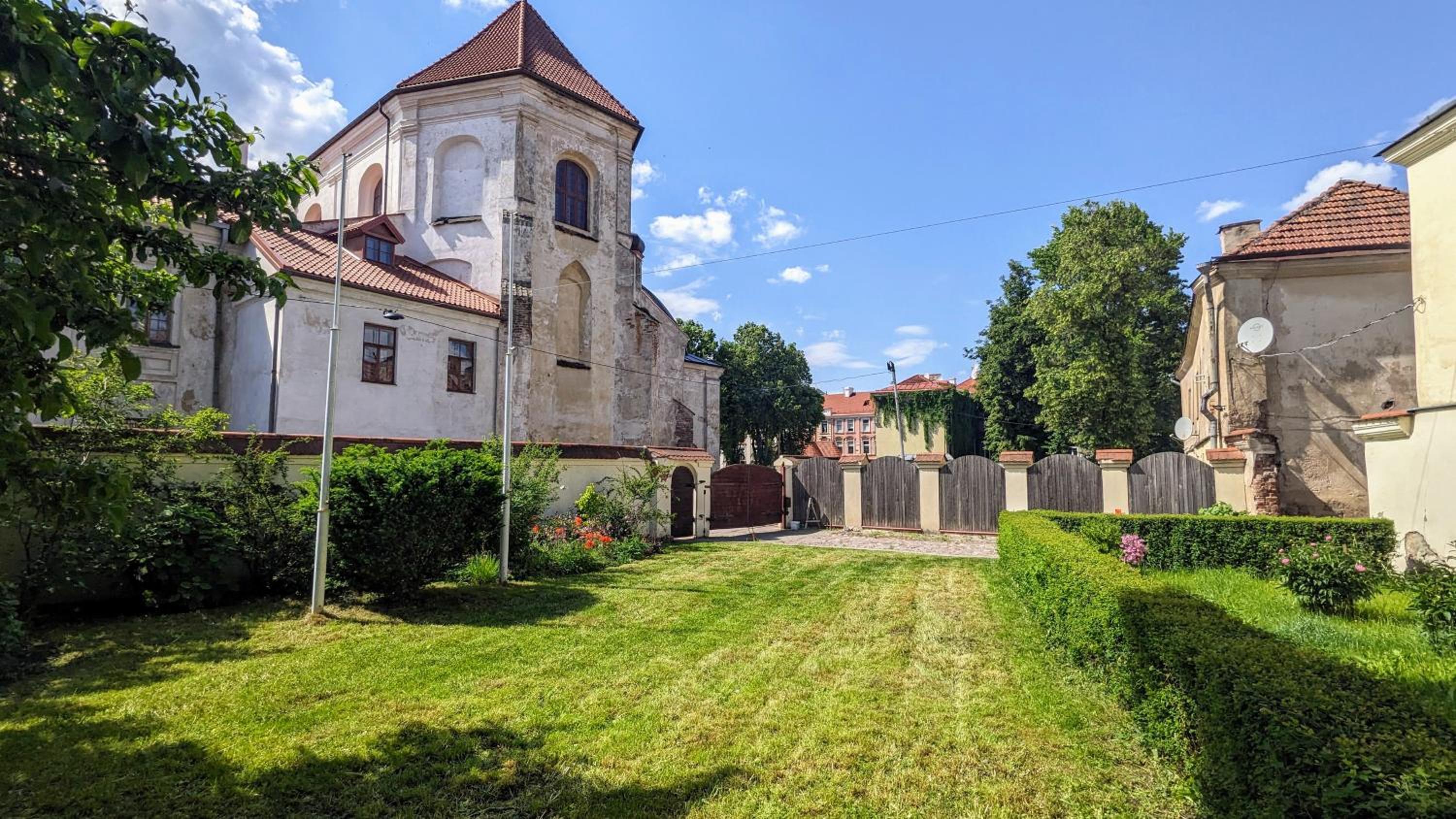 Spacious Old Town Apartment Free Parking