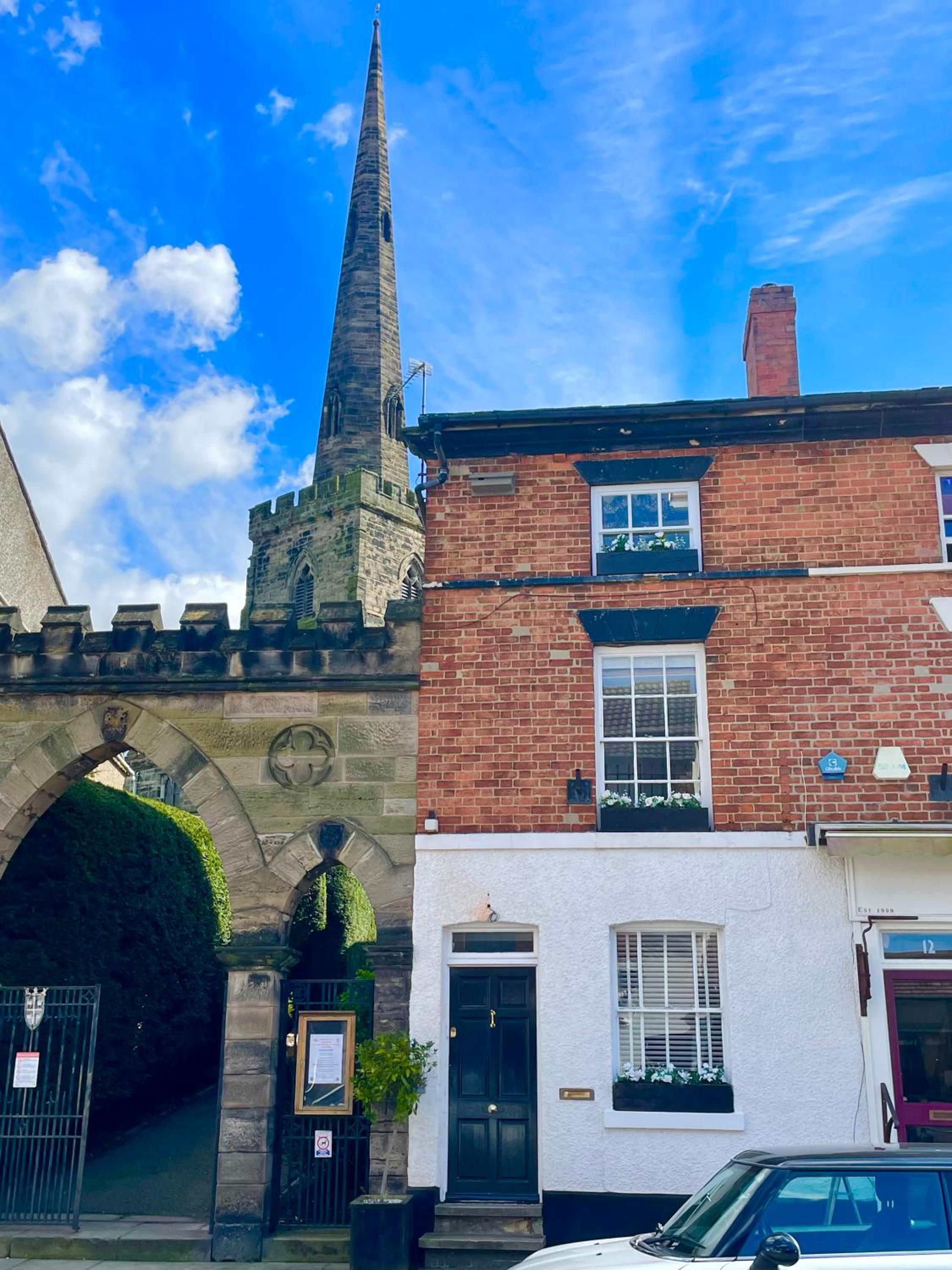 Rooftop One-Bedroom Apartment Near East Midlands Airport